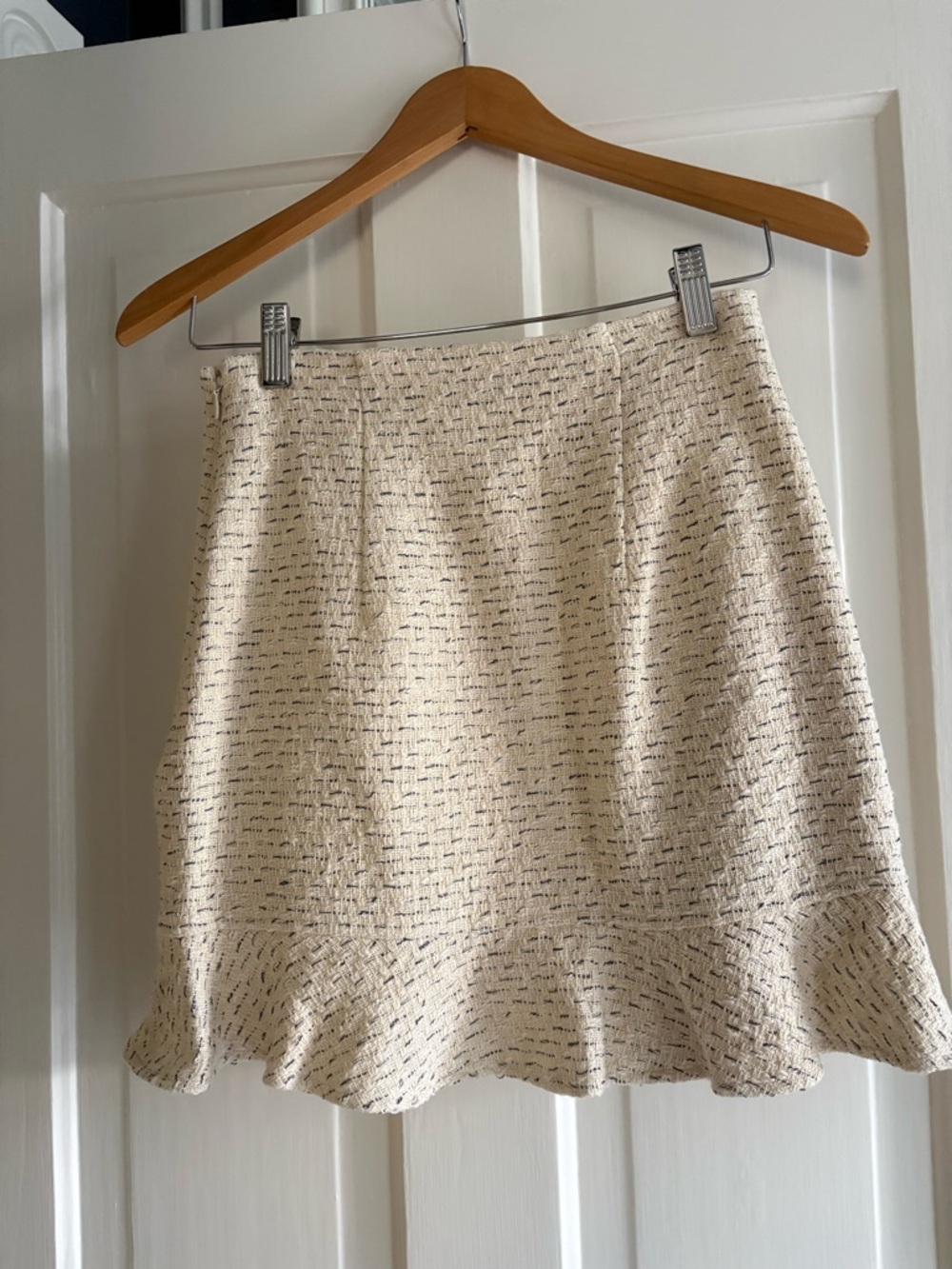 Express Cream Ruffle-Trim Tweed Matching Set - Picture 2 of 6